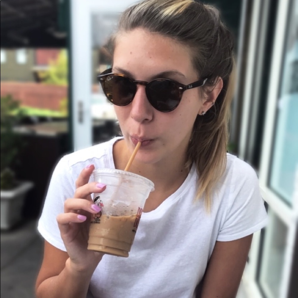 Meet your Posher, Adrianna